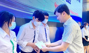 Khởi công 3 sân bóng dành cho sinh viên Quảng Ngãi