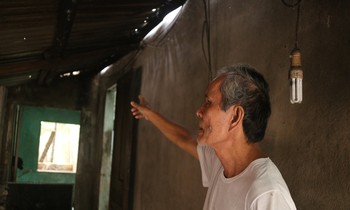 Sống khổ trong những ngôi nhà chờ sập ở Đà Nẵng