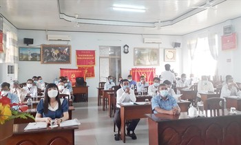 Quang cảnh buổi tập huấn, bồi dưỡng kiến thức pháp luật, nghiệp vụ hòa giải ở cơ sở cho Người có uy tín