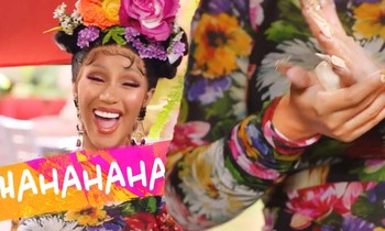 Trổ tài bào cà rốt bằng bộ móng "dài tám thước", ai còn dám chê Cardi B không biết nấu ăn?