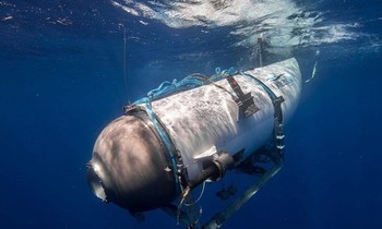 Tàu ngầm tham quan xác tàu Titanic dưới đáy biển bị mất tích