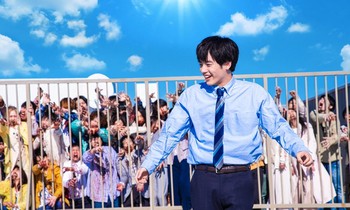 “ZOM 100” của Akaso Eiji - phim tấu hài, chữa lành: Zombie đến rồi, nghỉ việc thôi!