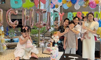 Cường Đôla - Đàm Thu Trang tổ chức tiệc thôi nôi cho con gái, tiết lộ tên thật bé Suchin