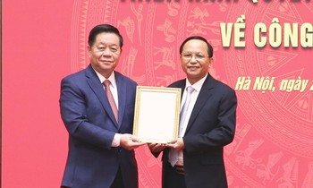 Bản tin 8H: Quyết định của Ban Bí thư về công tác cán bộ
