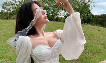 “Hot girl ngực khủng” Võ Ngọc Trân tung hình ảnh mới nhất huyênh hoang vòng ngực dồi dào như chuẩn bị nhảy ngoài váy