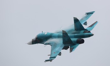 2 cường kích Su-34 của Nga va đụng bên trên ko, phi công nhảy dù