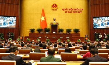 Quốc hội khai mạc trọng thể, kiện toàn chức danh lãnh đạo chủ chốt