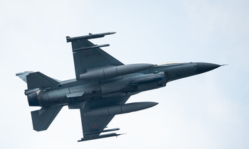 Bom dẫn lối AASM của Pháp rất có thể được tích phù hợp bên trên tiêm kích F-16