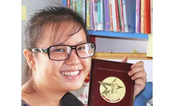 Gặp cô học trò nghèo vượt khó học giỏi