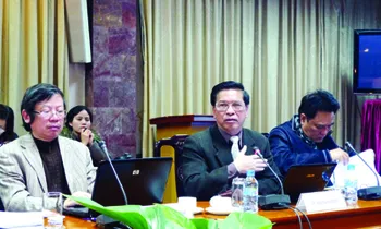 Các nhà khoa học, quản lý về hạt nhân Việt Nam dõi theo sự cố cháy nổ ở nhà máy hạt nhân Fukushima- Nhật Bản (ảnh cuộc họp của Bộ KH&CN hôm qua) Ảnh: Mỹ Hằng