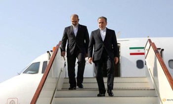 Ngoại trưởng Iran Abbas Araghchi đến Muscat, Oman, tham gia đàm phán với phái đoàn Mỹ ngày 25/4. (Ảnh: WANA)