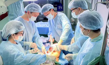 60 lần mổ để giữ tính mạng: Bi kịch thẩm mỹ từ Dubai về Việt Nam