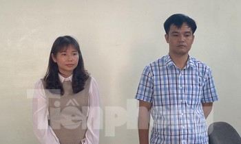 Hai đối tượng Minh và Hùng tại cơ quan công an -Ảnh: Gia Hưng