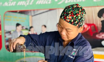 Hương Tết ở làng mật hơn 50 năm tuổi