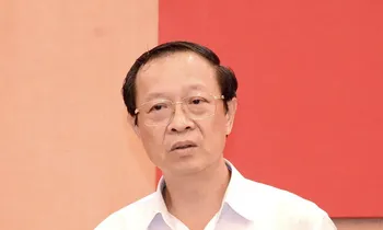 Lương cao, luật mới: Dạy thêm chưa có hồi kết?