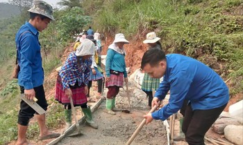 Gian khổ đi trước, hưởng thụ đi sau - Bài 1: Bí thư Đoàn xã bày sinh kế giúp dân thoát nghèo