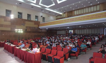 Khởi động chuỗi chương trình 'Leader Talk - Journey To Your Future' dành cho sinh viên Công nghệ