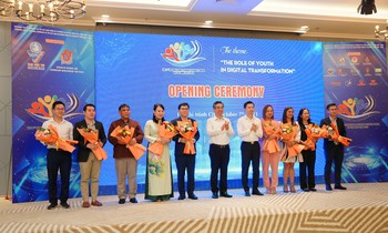 100 đại biểu quốc tế từ 10 quốc gia tham dự 'Diễn đàn Khoa học Sinh viên quốc tế lần 7' tại TP. HCM