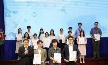 Nam sinh viên Y Dược từng học chuyên Toán nhưng lại đoạt giải thưởng về văn chương