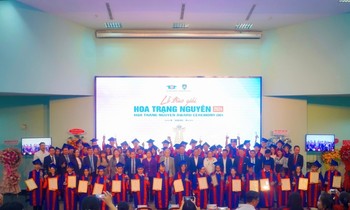 Trao thưởng cho 53 ‘Hoa Trạng nguyên’ lần thứ 13, năm 2023 - 2024