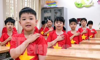 Khoảnh khắc đội viên, nhi đồng thể hiện bài học ‘hòa bình đẹp lắm’