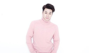 Vì nông nỗi nào mà Kim Jong Min phải 'cầu xin' khán giả đừng gọi mình là đồ ngu ngốc