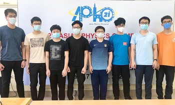 Đội tuyển quốc gia Việt Nam dự thi Olympic Vật lí Châu Á - Thái Bình Dương (APhO) năm 2021.