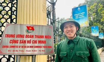 Chuyên viên Trung ương Đoàn gác lại công việc, lên đường nhập ngũ
