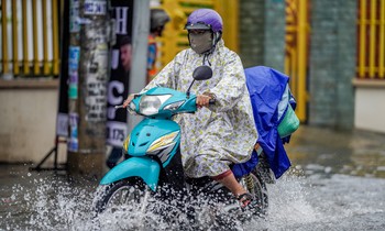 TPHCM: Mưa dông gia tăng
