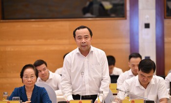 PGS.TS Vũ Hải Quân, Giám đốc ĐH Quốc gia TPHCM báo cáo tại Hội nghị.