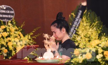Tang lễ huyền thoại Bùi Lương: Cộng đồng điền kinh tiếc thương một tượng đài