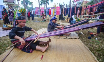 Đặc sắc nghi thức 'cúng vợt sợi bông' của đồng bào Ba Na