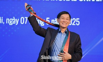 Tỷ phú Johnathan Hạnh Nguyễn: ‘Sinh viên kinh tế phải biết mình là ai và muốn trở thành ai’