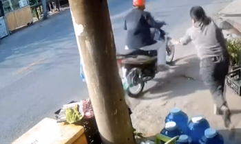 CLIP: Thanh niên mua 2 thùng bia rồi rú ga bỏ chạy, bà chủ đuổi theo ngã bị thương