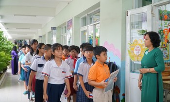 'Nghẹt thở' tuyển sinh lớp 6 tại TPHCM: Thí sinh tăng vọt, tỷ lệ chọi cao chót vót