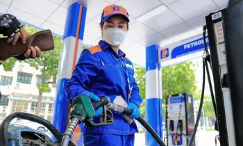 Giá xăng tăng từ 15h chiều nay