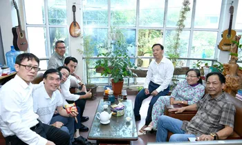 Những người 'ăn cám trả vàng'
