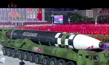 Hình ảnh ICBM mới trên truyền hình Triều Tiên