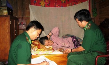 Bộ đội Biên phòng được ví như “bà đỡ” của người Rục trong quá trình hoà nhập cộng đồng