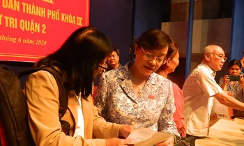 Bà Nguyễn Thị Quyết Tâm: ‘Tiếp xúc cử tri lần này đau lòng lắm!’