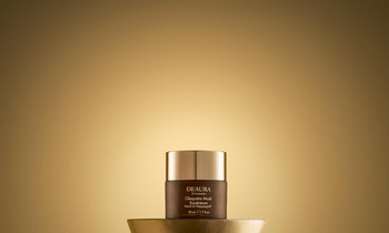 Bộ mỹ phẩm đầu tiên xây dựng ‘lâu đài nhan sắc’ bằng vàng 24K