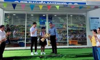 Kênh truyền thông chotayninh đồng hành cùng chương trình trao Thư viện Container 2022