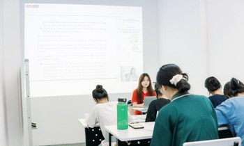 Mô hình Hybrid Learning trong luyện thi THPT Quốc gia đầu tiên tại Việt Nam