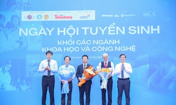 Làn sóng khoa học công nghệ tạo sức hút lớn với gần 5.000 sĩ tử