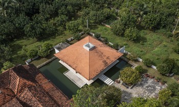 Biệt thự nghỉ dưỡng ‘lửng lơ’ trên mặt nước