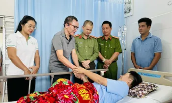 Đại úy cảnh sát bị mất hai chân khi xử lý 'cát tặc': Sẽ bố trí công tác phù hợp