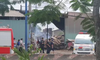 Vụ cháy cơ sở bột nhang ở TPHCM: Hai nạn nhân tử vong do quay lại dập lửa