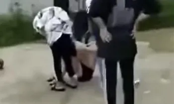 Nhóm nữ sinh THCS ở Bắc Giang đánh nhau rồi quay clip đăng lên mạng vì "yêu cùng bạn trai"