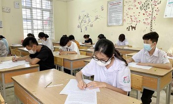 Nhiều giáo viên và học sinh mong mỏi Sở GD&ĐT Hà Nội sớm công bố môn thi thứ 4 vào lớp 10