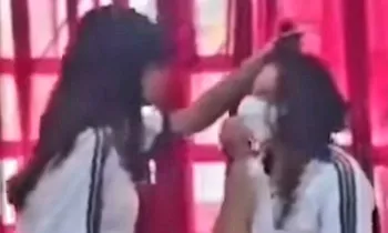 Nữ sinh lớp 6 ở Sóc Trăng đánh bạn ngay trong lớp, nguyên nhân vì một thỏi son